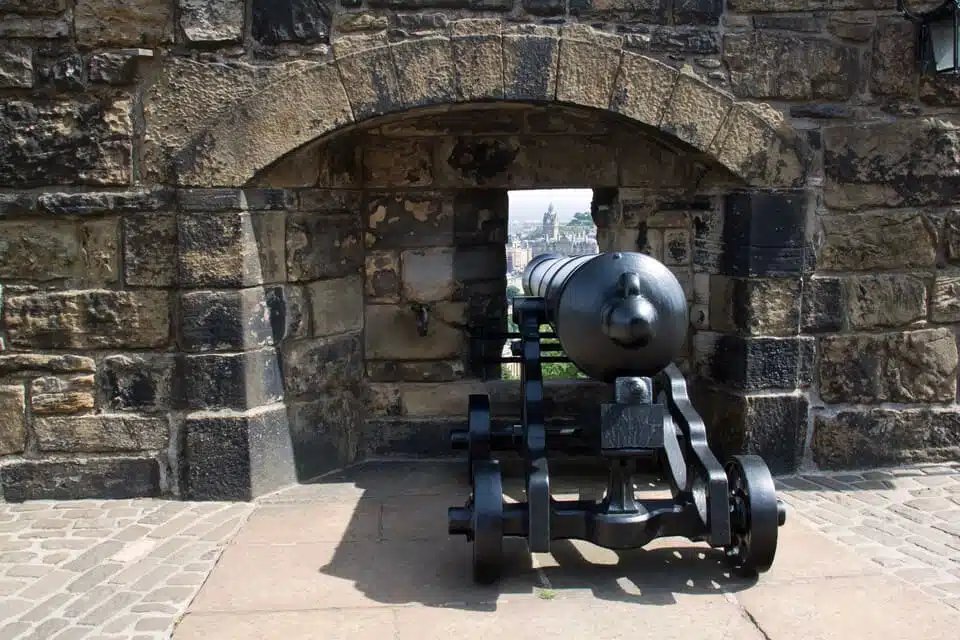 Edinburgh Castle Tour 2026